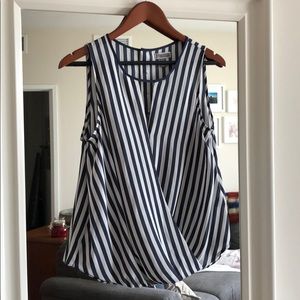 Chelsea28 sleeveless keyhole blouse